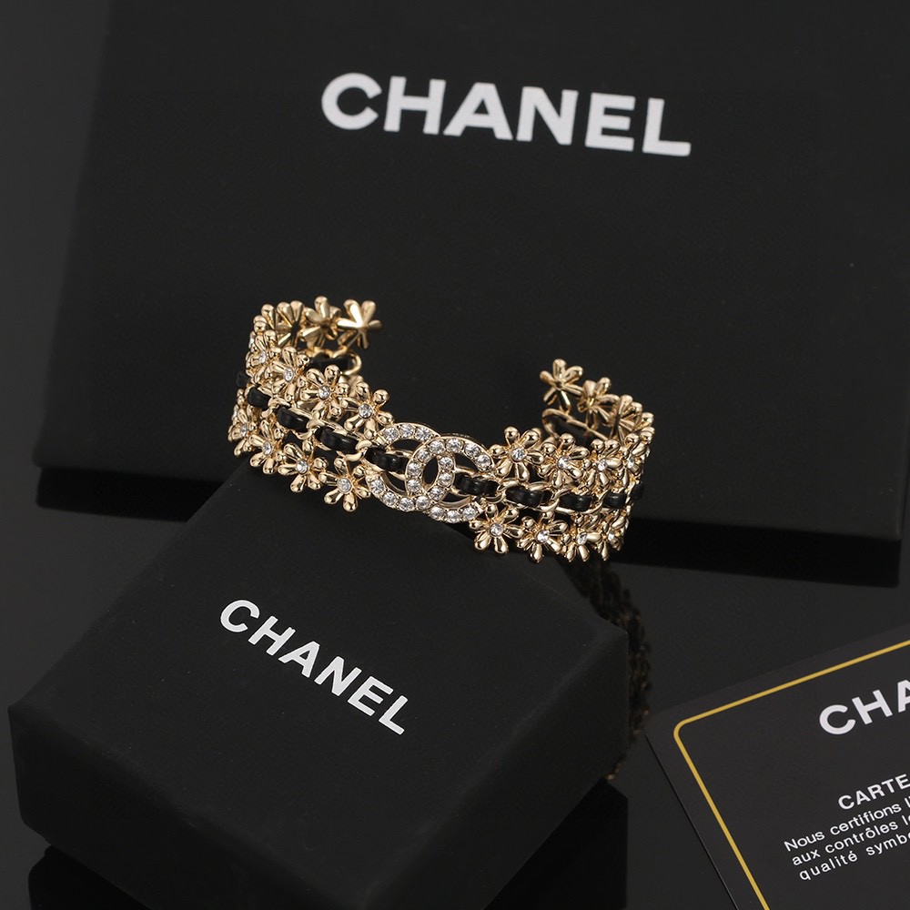 Chanel-Hollow out design bracelet