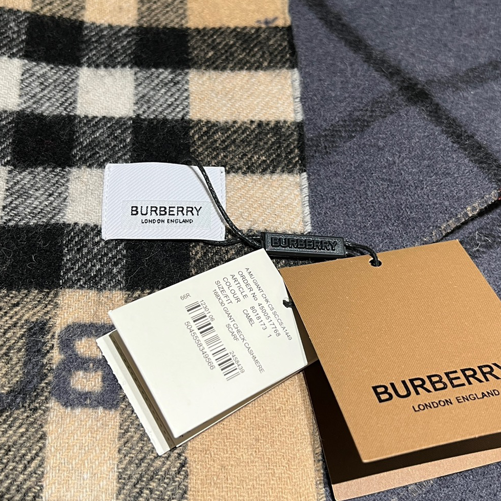 Burberry - Contrasting Check Wool Scarf