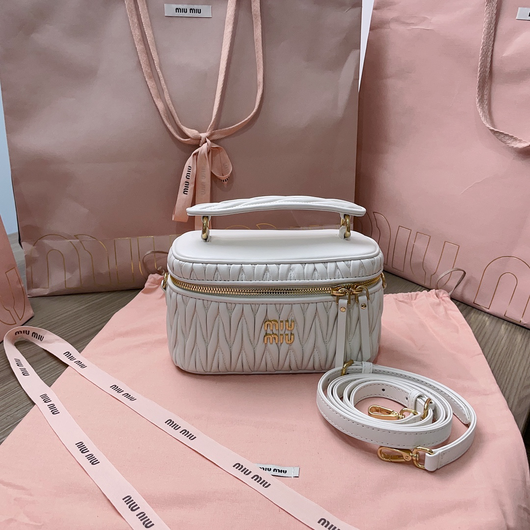 MIU MIU-Makeup bag and handbag matelasse