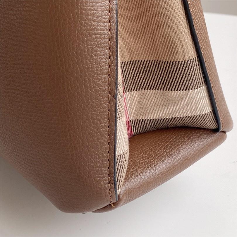 Burberry-The Banner Banner handbag