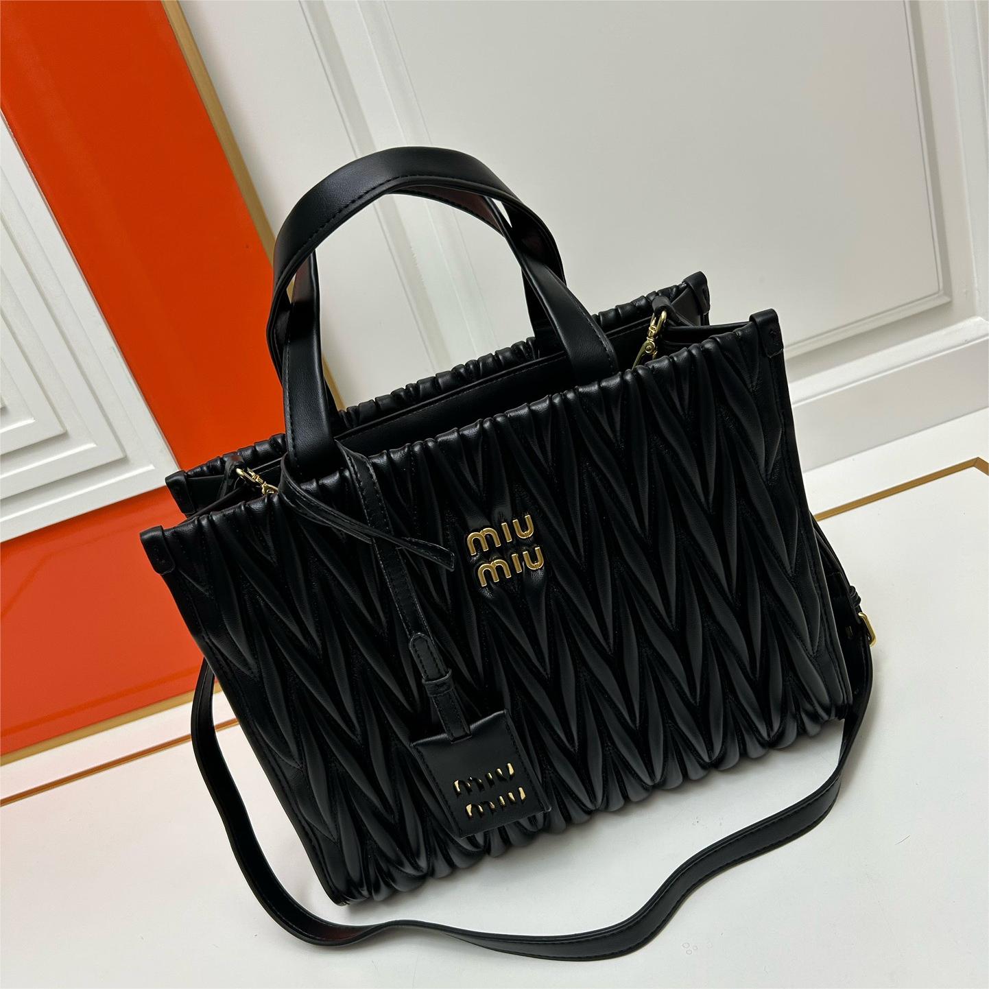 MIU MIU-Soft sheepskin tote bag