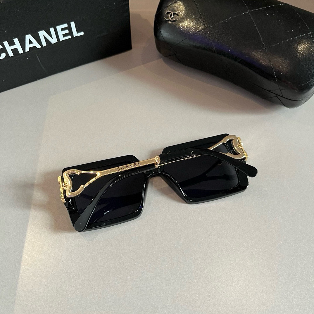 Chanel-Socialite style sun visor Sunglasses