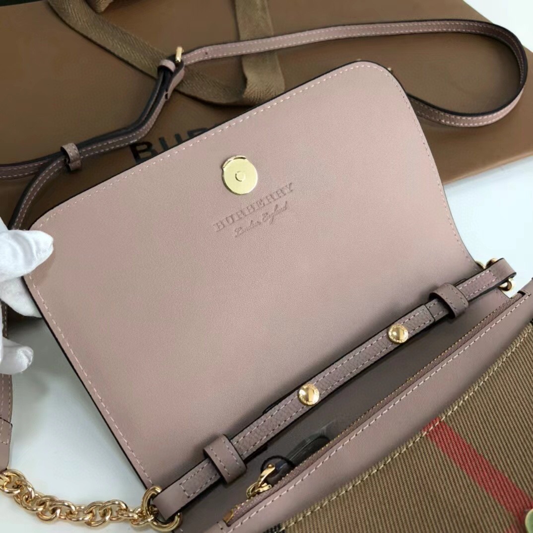 Burbuerry- house check wallet