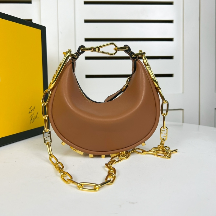 FENDI-Crescent Armpit Bag