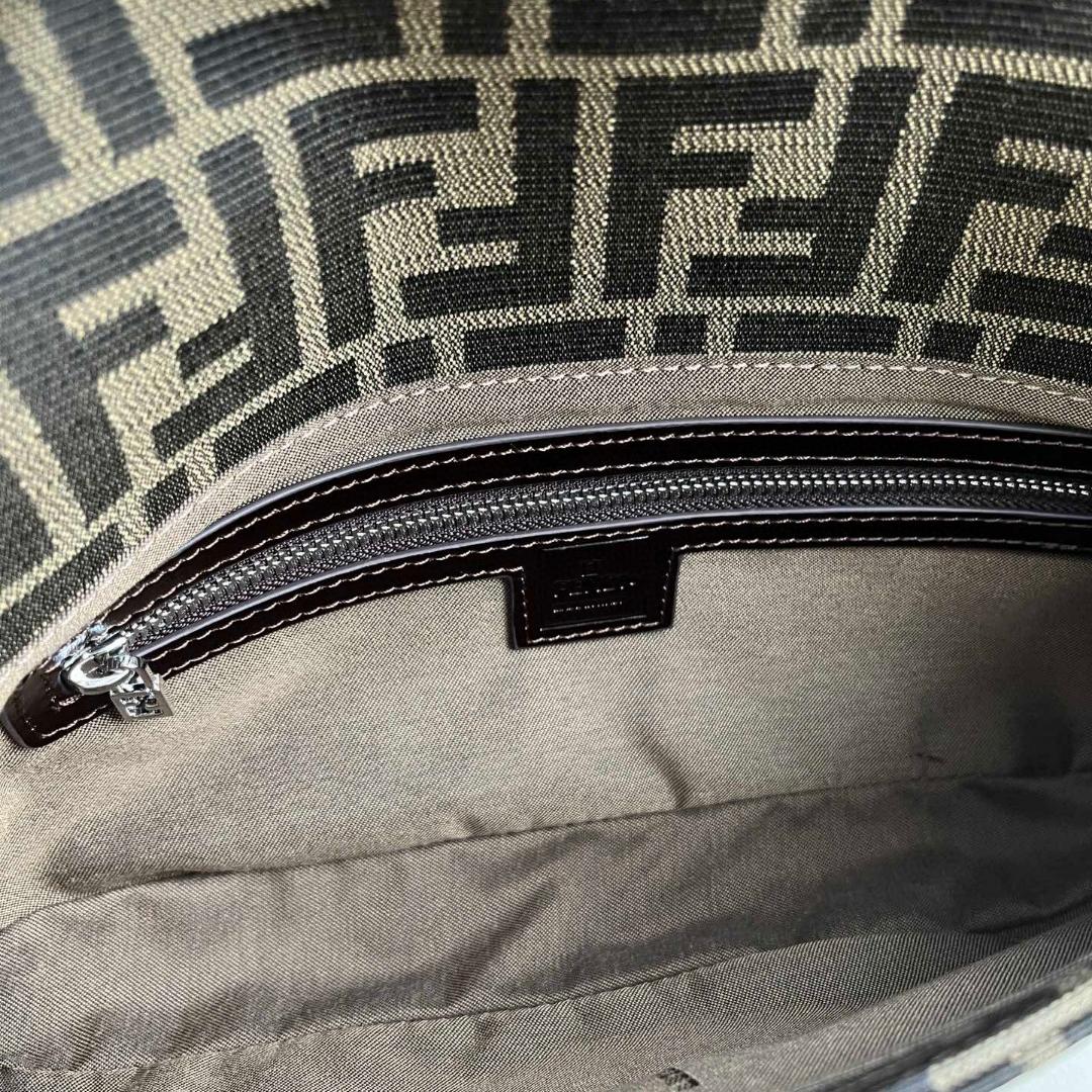FENDI- Baguette Shoulder Carrying Crossbody Bag