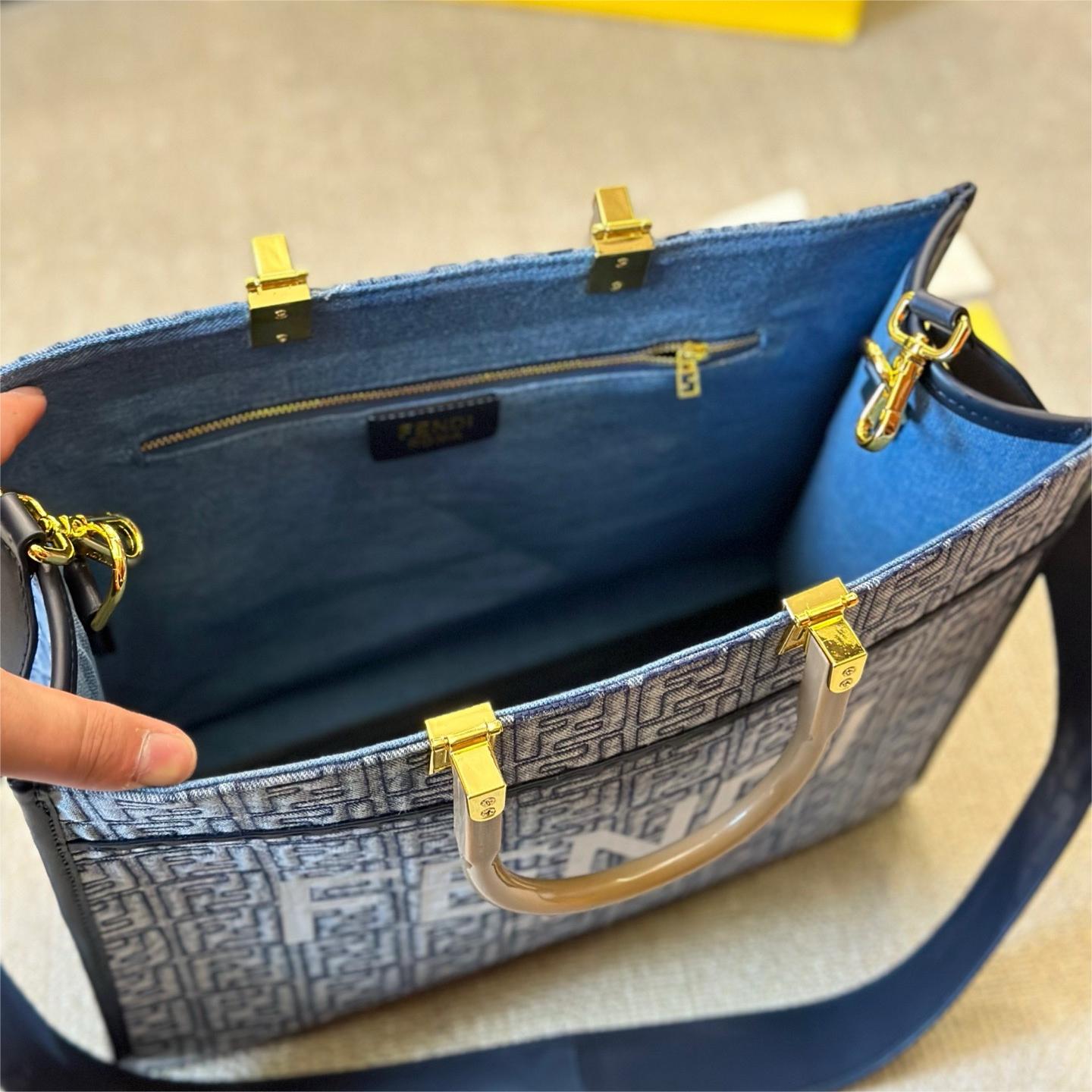 FENDI-Size shine tote