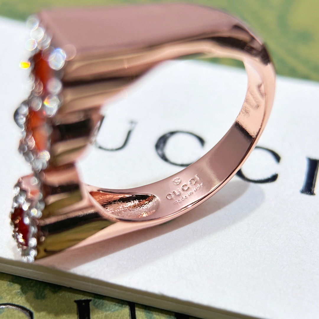 GUCCI-Full Diamond Letter Ring