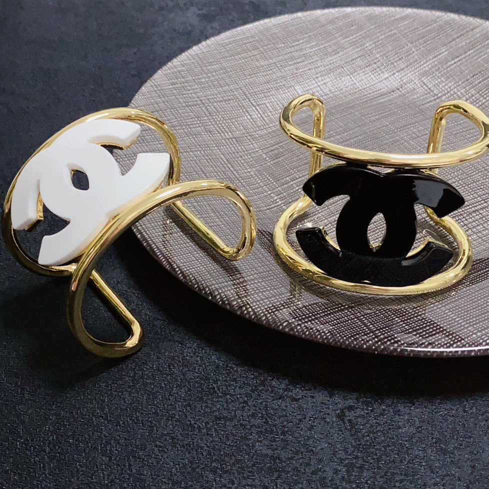 CHANEL - Logo Bracelet