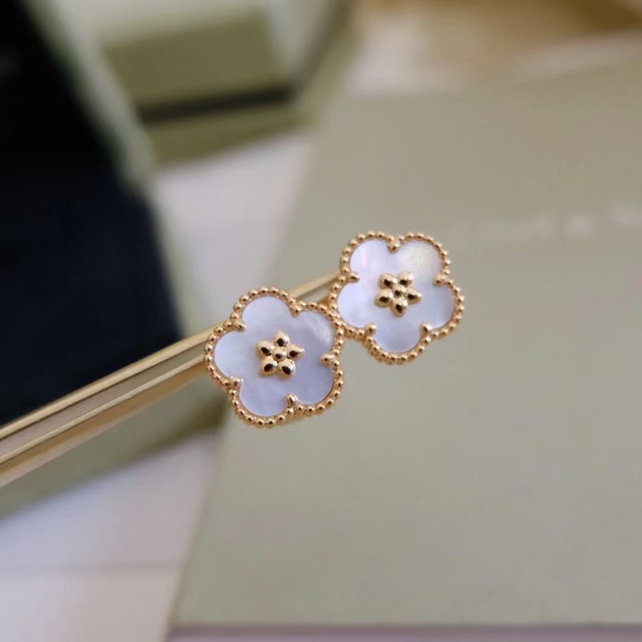 Van Cleef & Arpels - Lucky Spring Plum Earrings