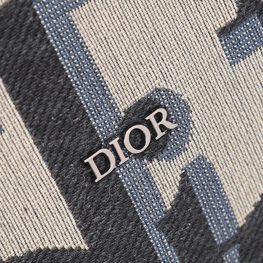 Dior- East-West