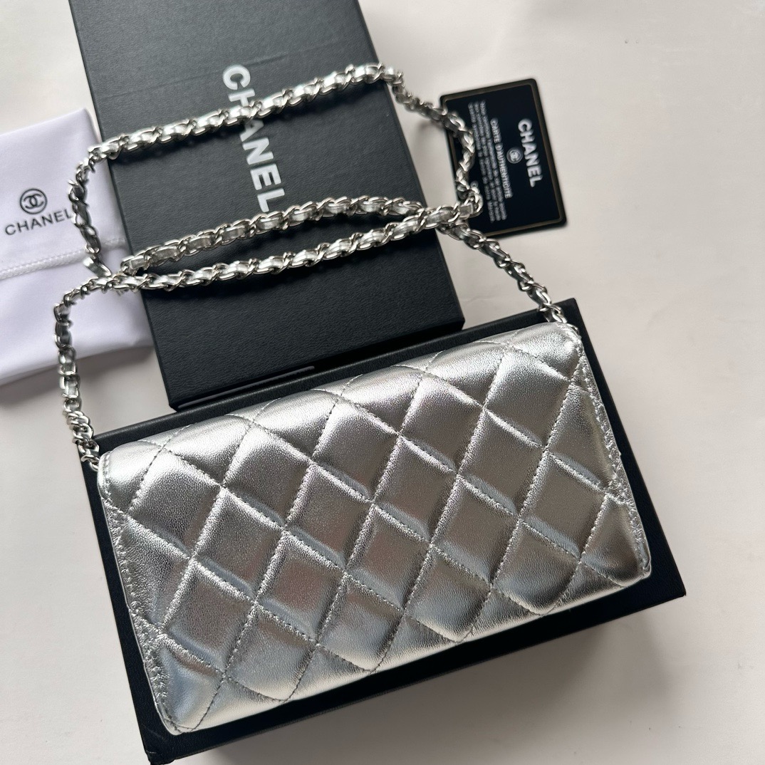 CHANEL-Lattice Caviar Cowhide Bag