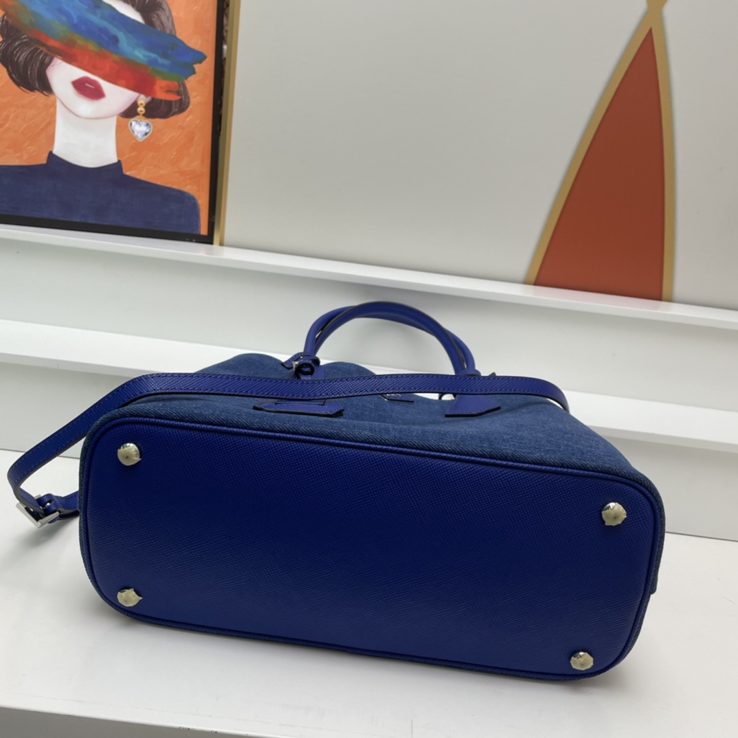 Prada-Cowboy top layer cross pattern cowhide used bag