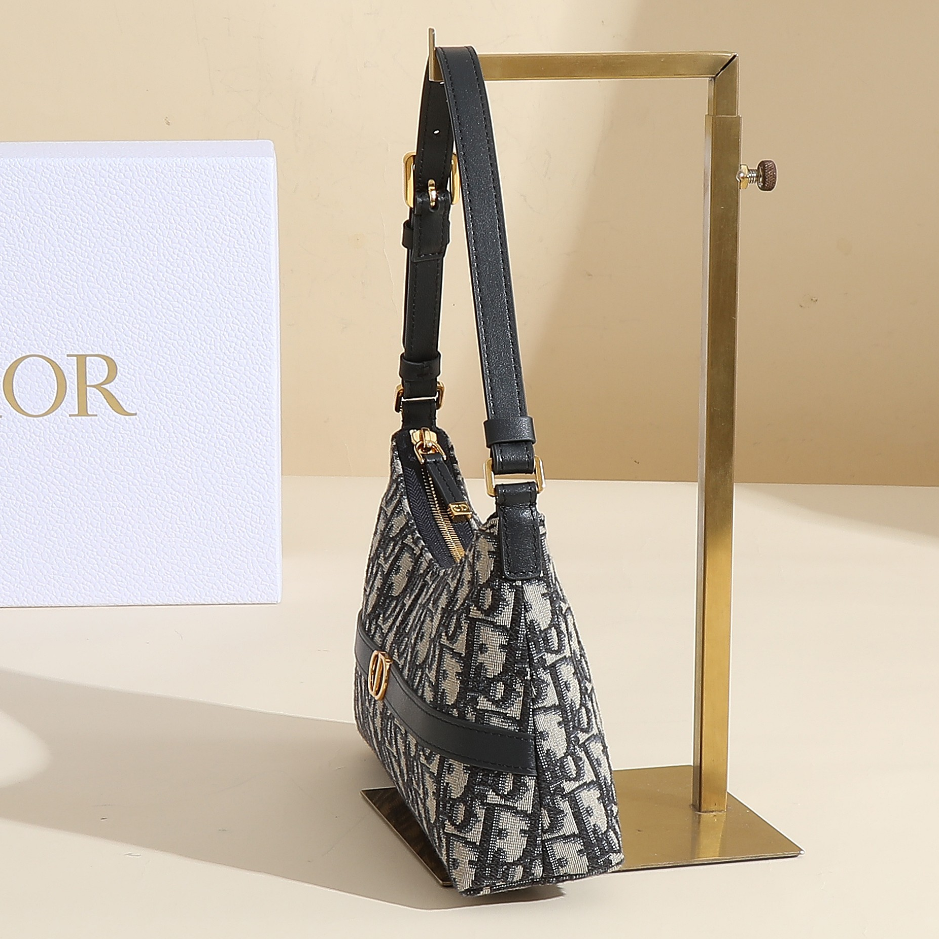 DIOR - 30 Montaigne Fabric and Cowhide Leather Dumpling Bag Handbag