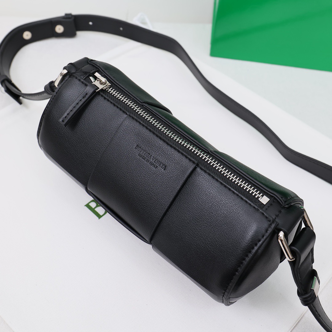 BV-Canette small cylindrical crossbody bag