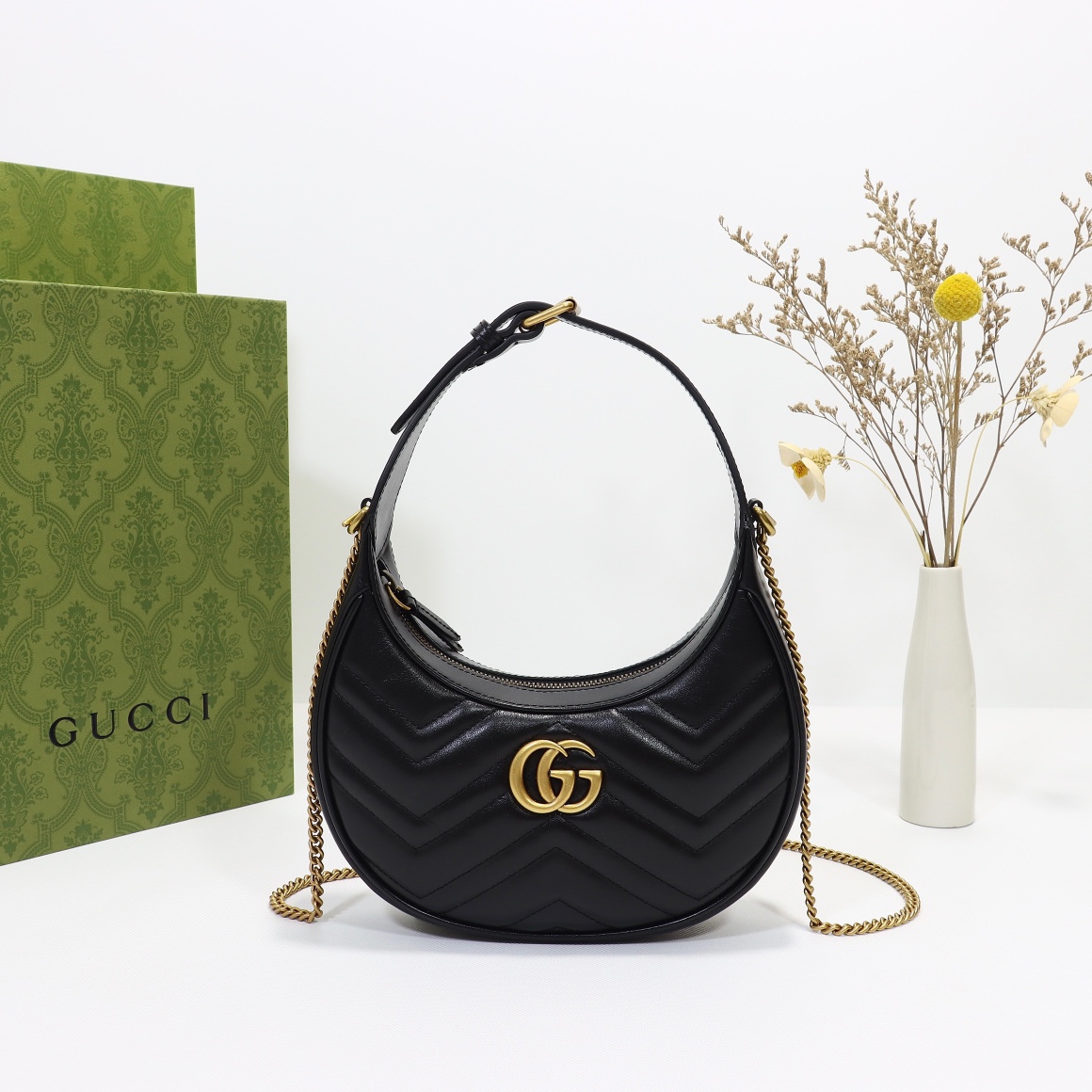 Gucci-Marmont Series Black Crescent Underarm Bag
