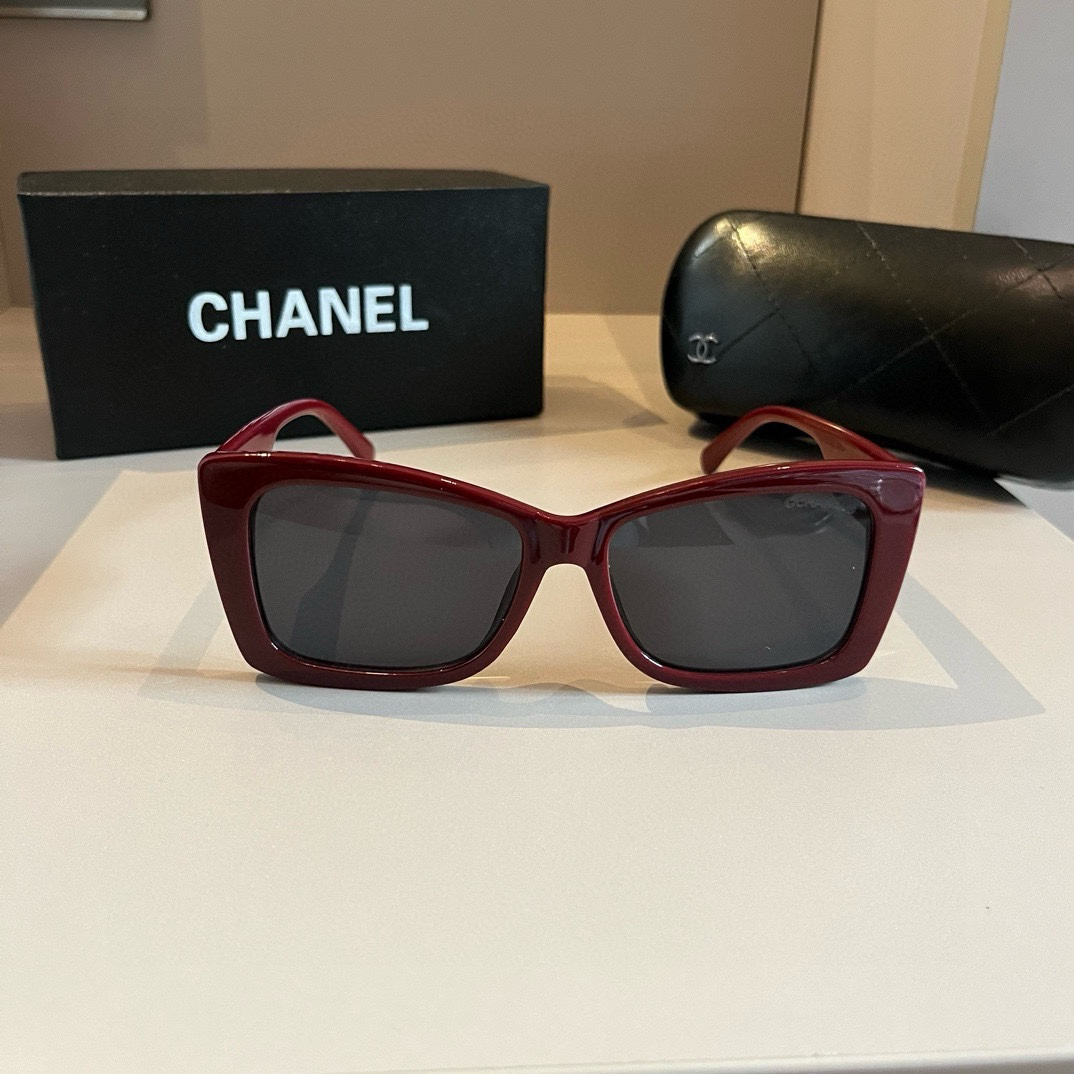 Chanel-Socialite style sunglasses