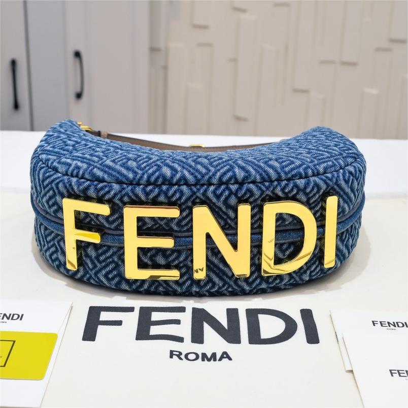 Fendi-Praphy Underarm Bag