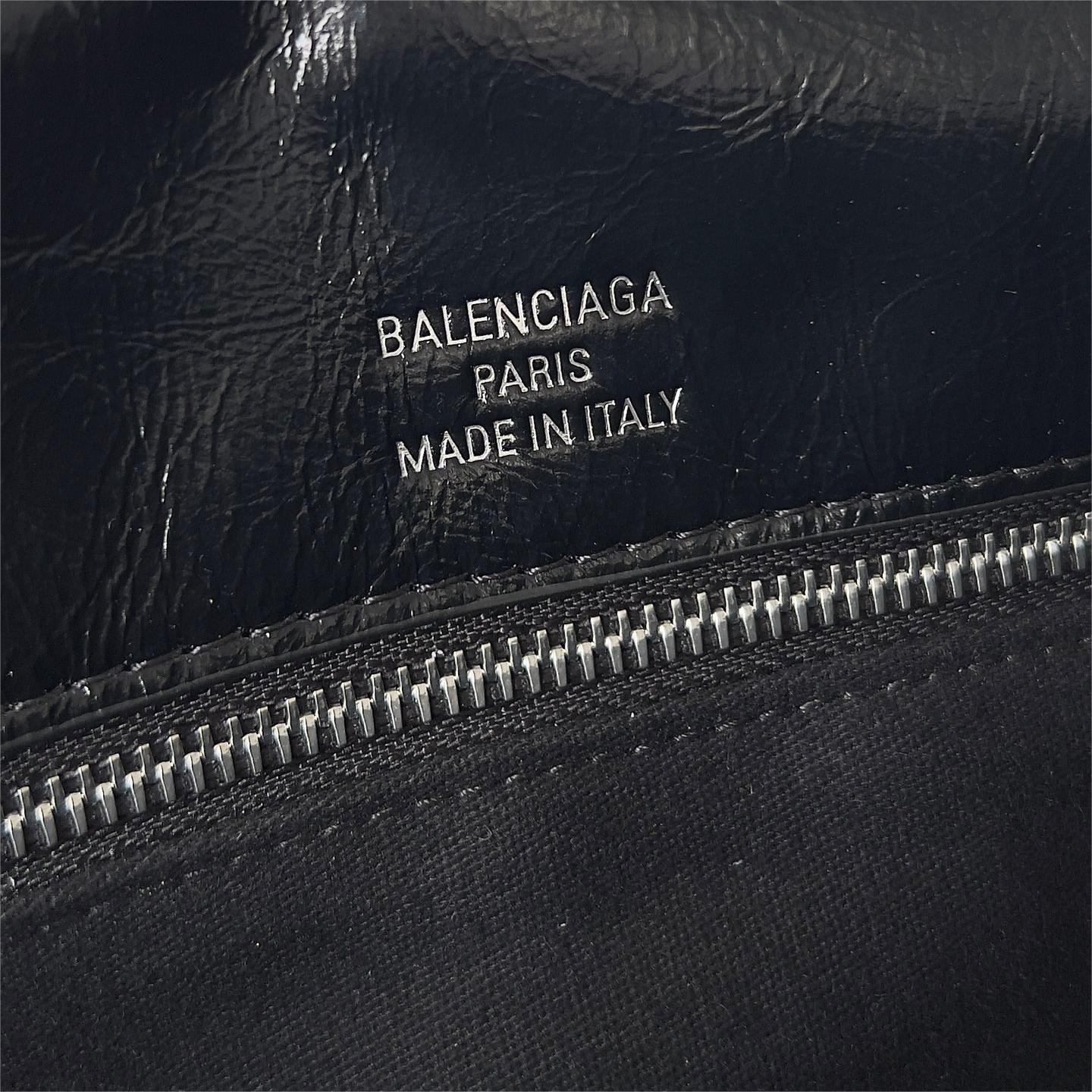 Balenciaga-23fall bb soft peach lambskin