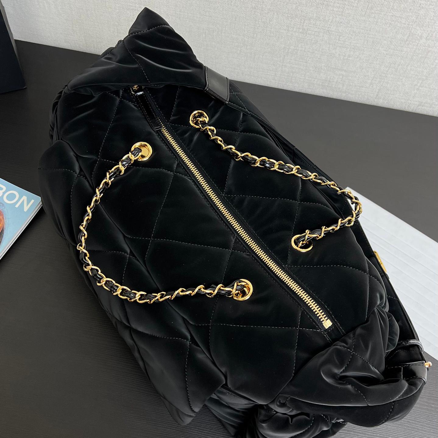 Chanel- Ski Collection