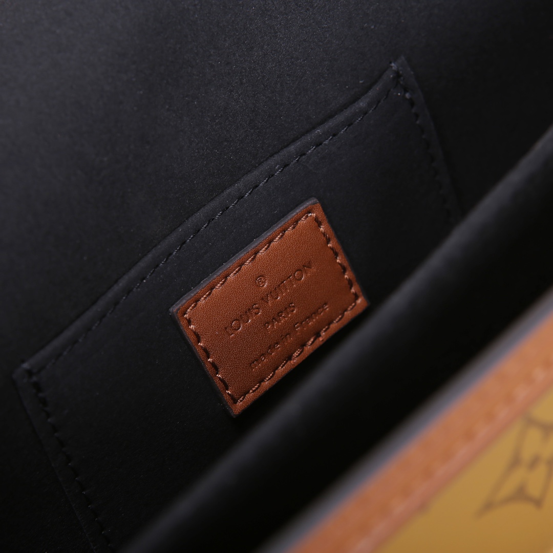 LV-Dauphine East West