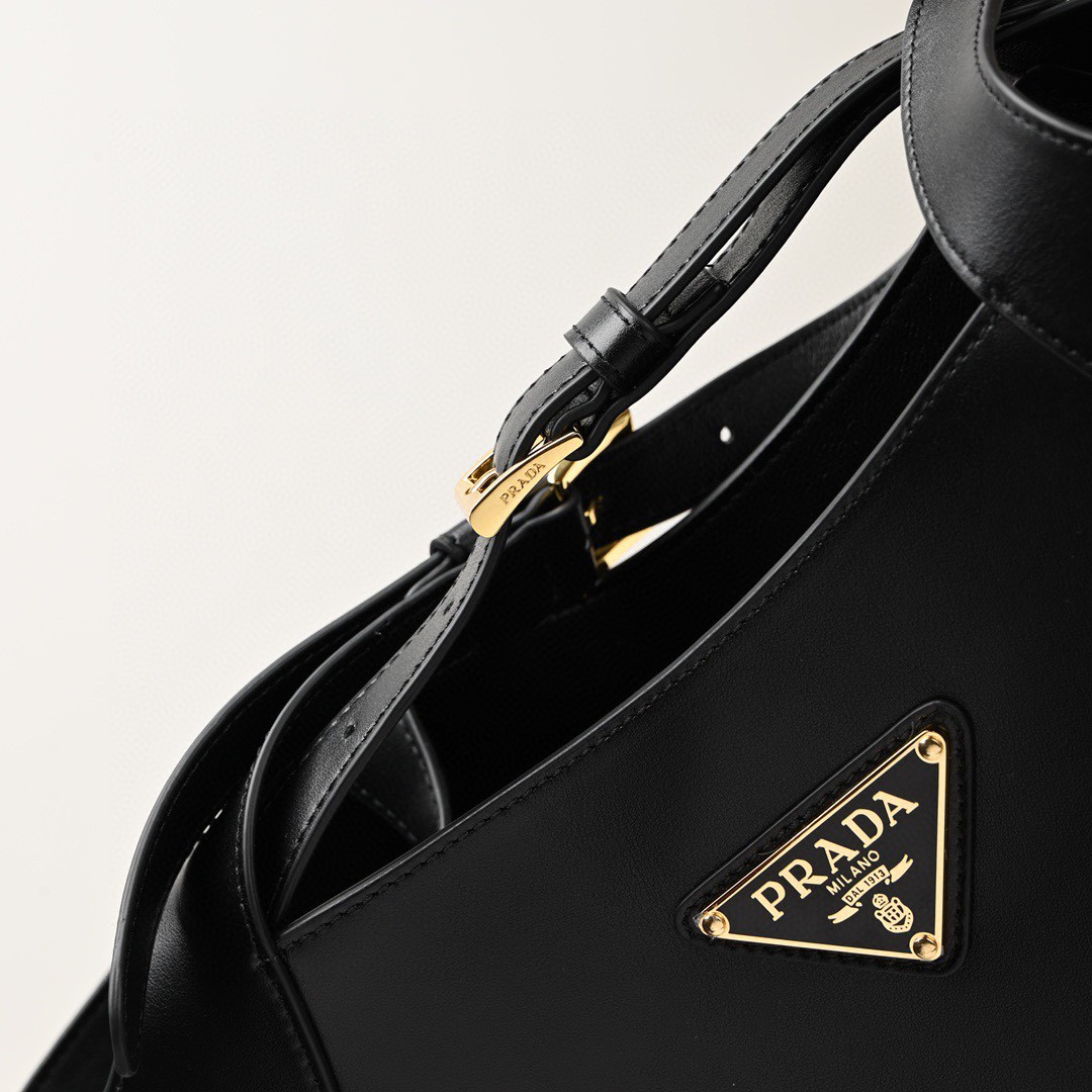 Prada-Tote bag