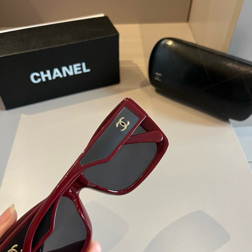 Chanel-Socialite style sunglasses
