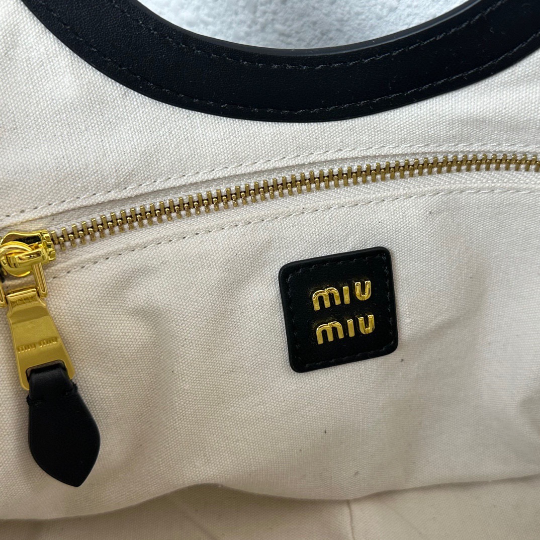 MiuMiu- autumn and winter hobo tote armpit bag