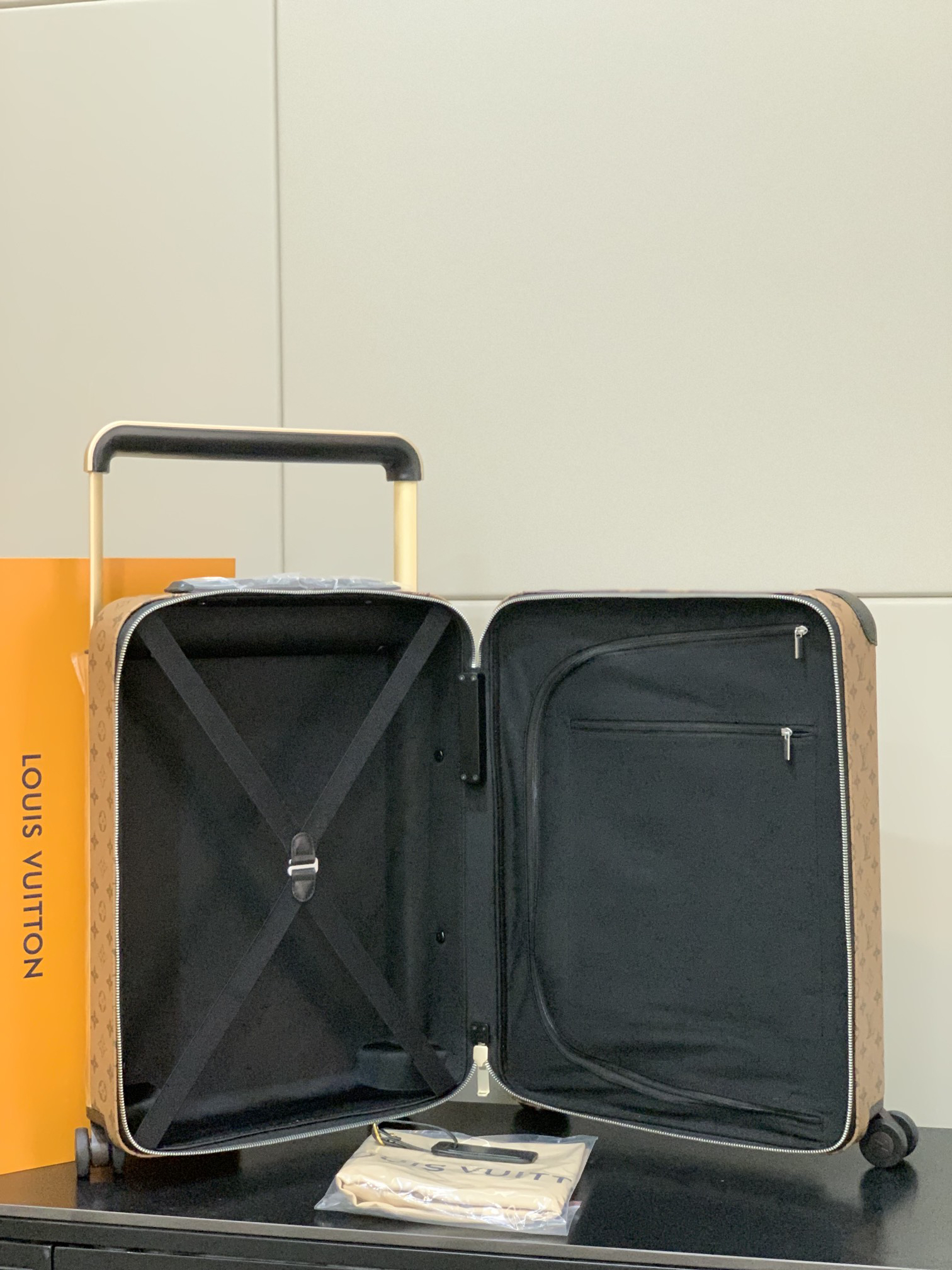 LV-Horizon 20 Inch 4-Wheel Boarding Case | Carry-on Luggage