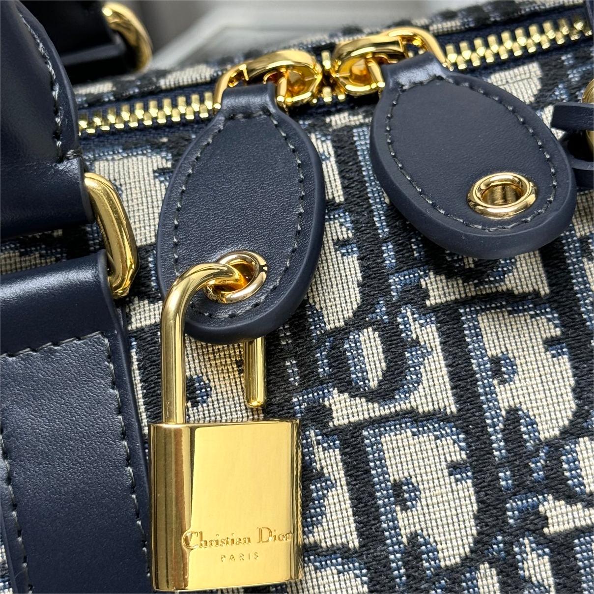 Dior-Groove 20 handbag with blue Oblique print