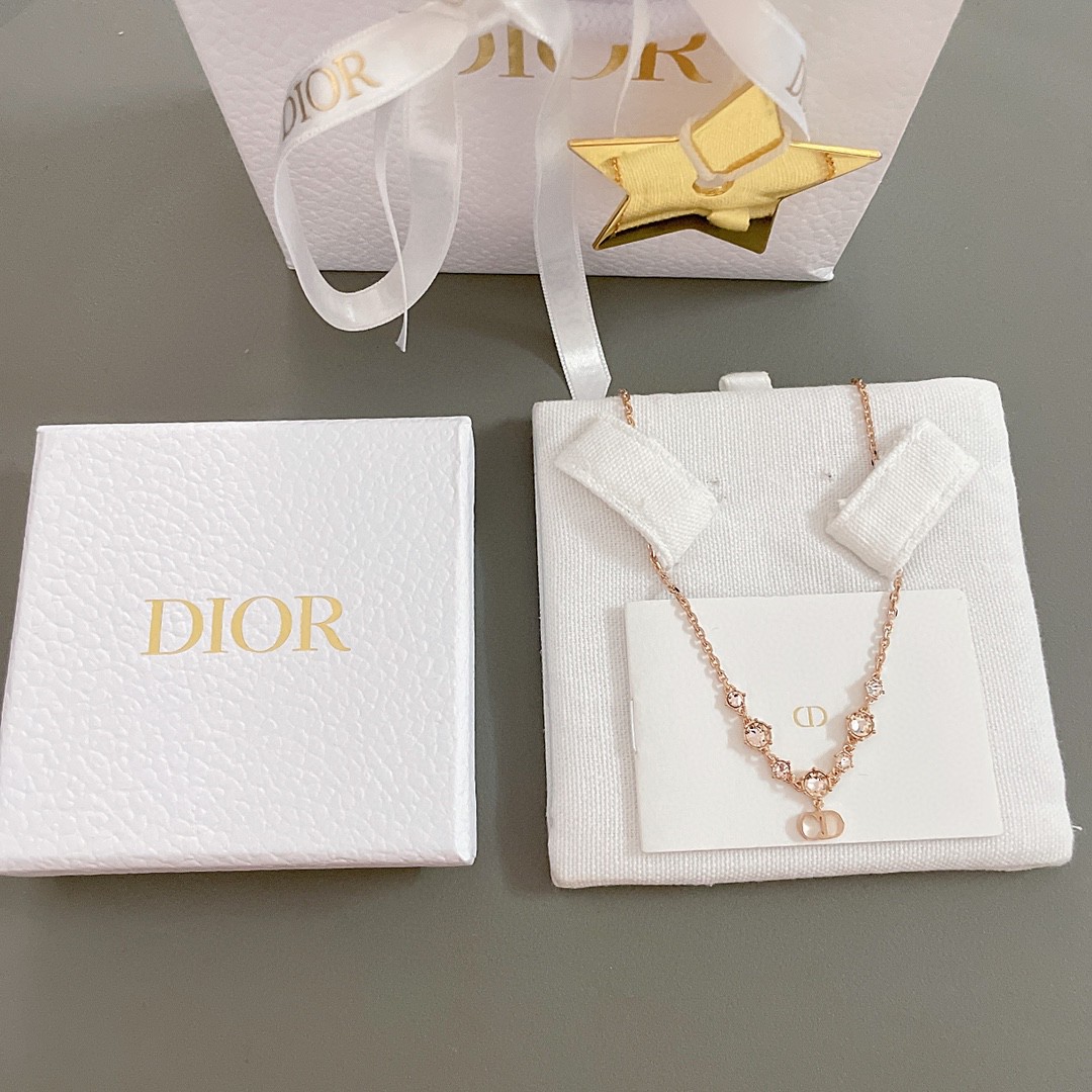 Chanel-Star Diamond Necklace Rose Gold