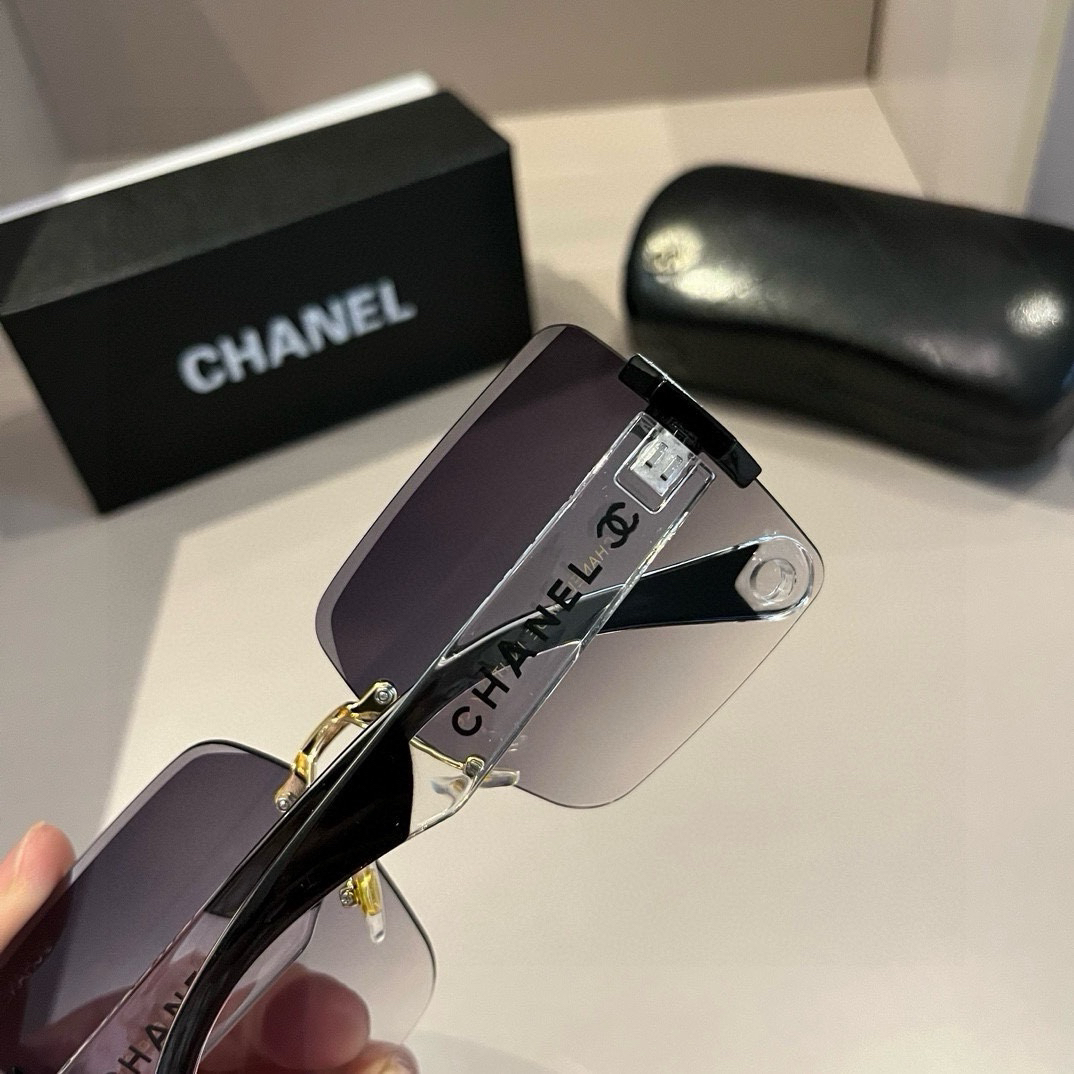 Chanel-Large box unisex Sunglasses