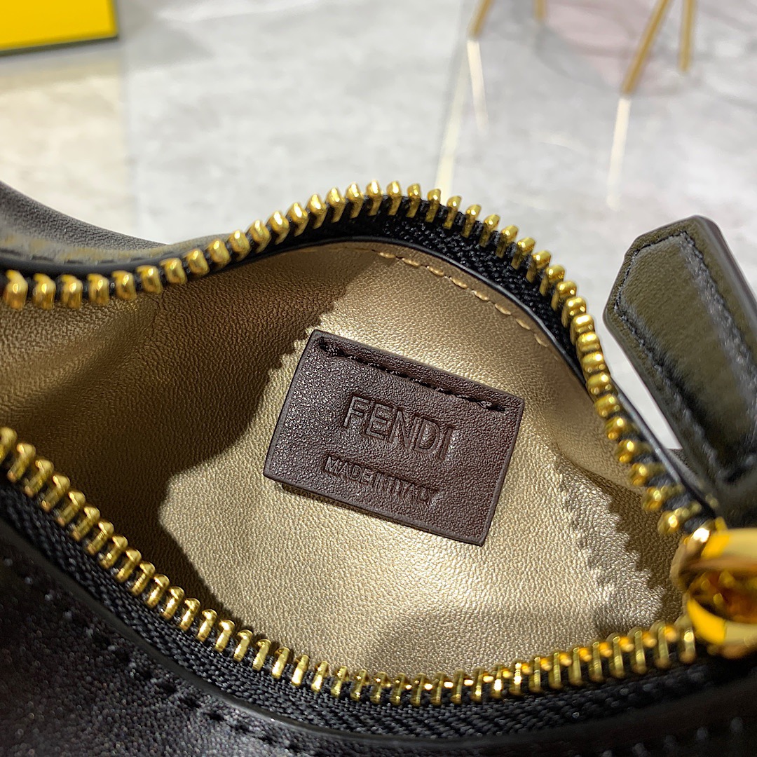 FENDI-Crescent Armpit Bag
