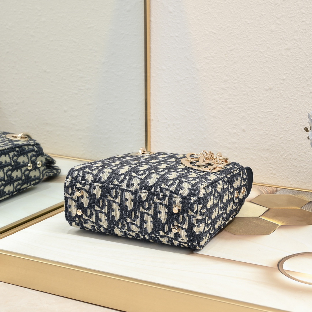 Dior-Lady d-sire my abior