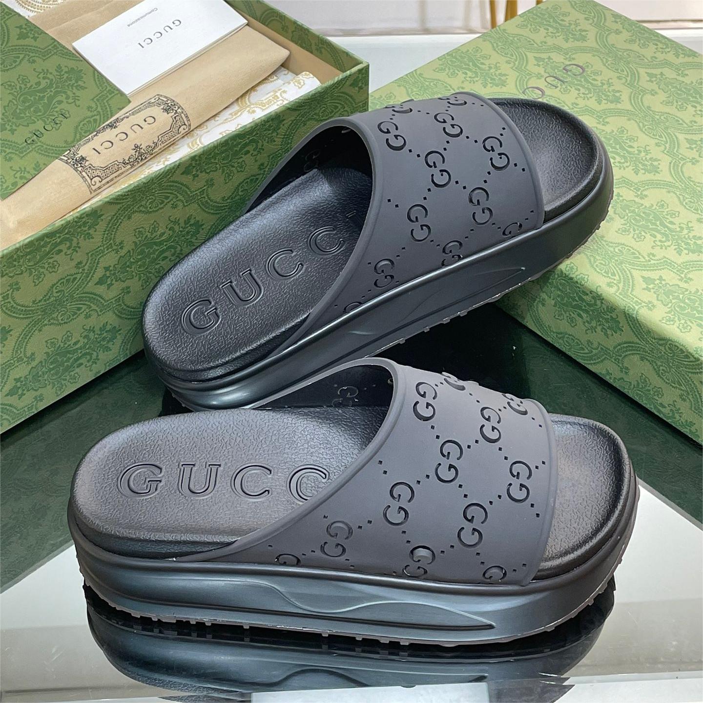 GUCCI-Hollow carved cloud beach lazy sandals