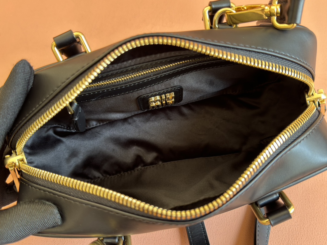 MIU MIU - Arcadie Leather Mini Shoulder Bag Black