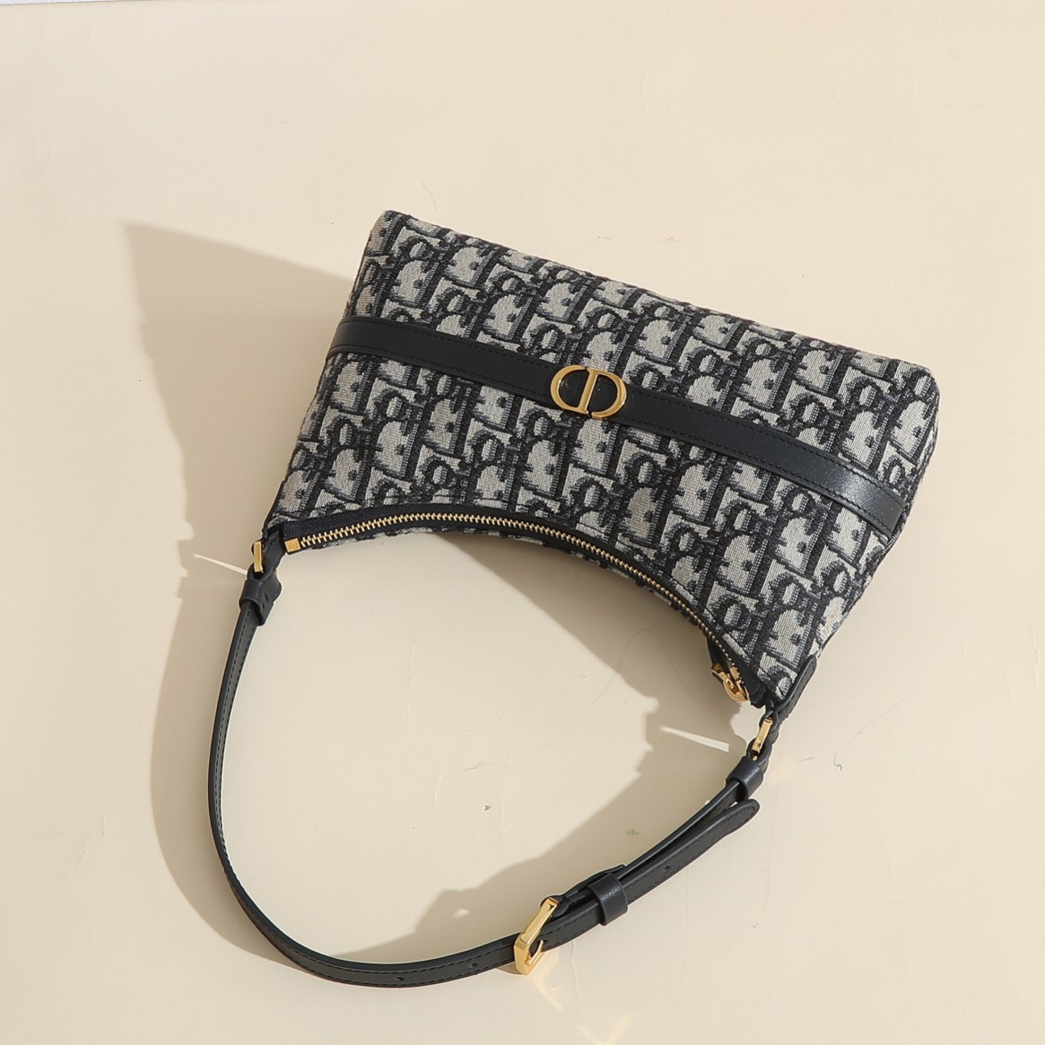 DIOR - 30 Montaigne Fabric and Cowhide Leather Dumpling Bag Handbag