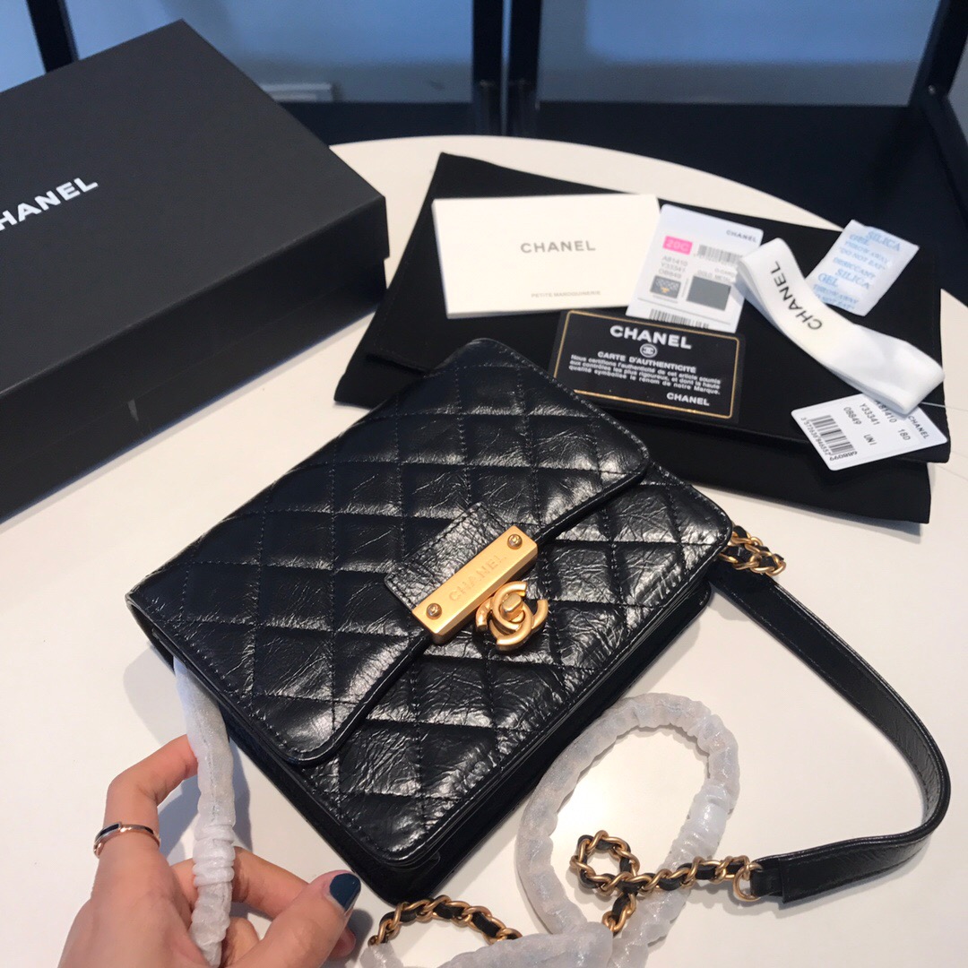 Chanel-wallet on chain-oil-waxed leather