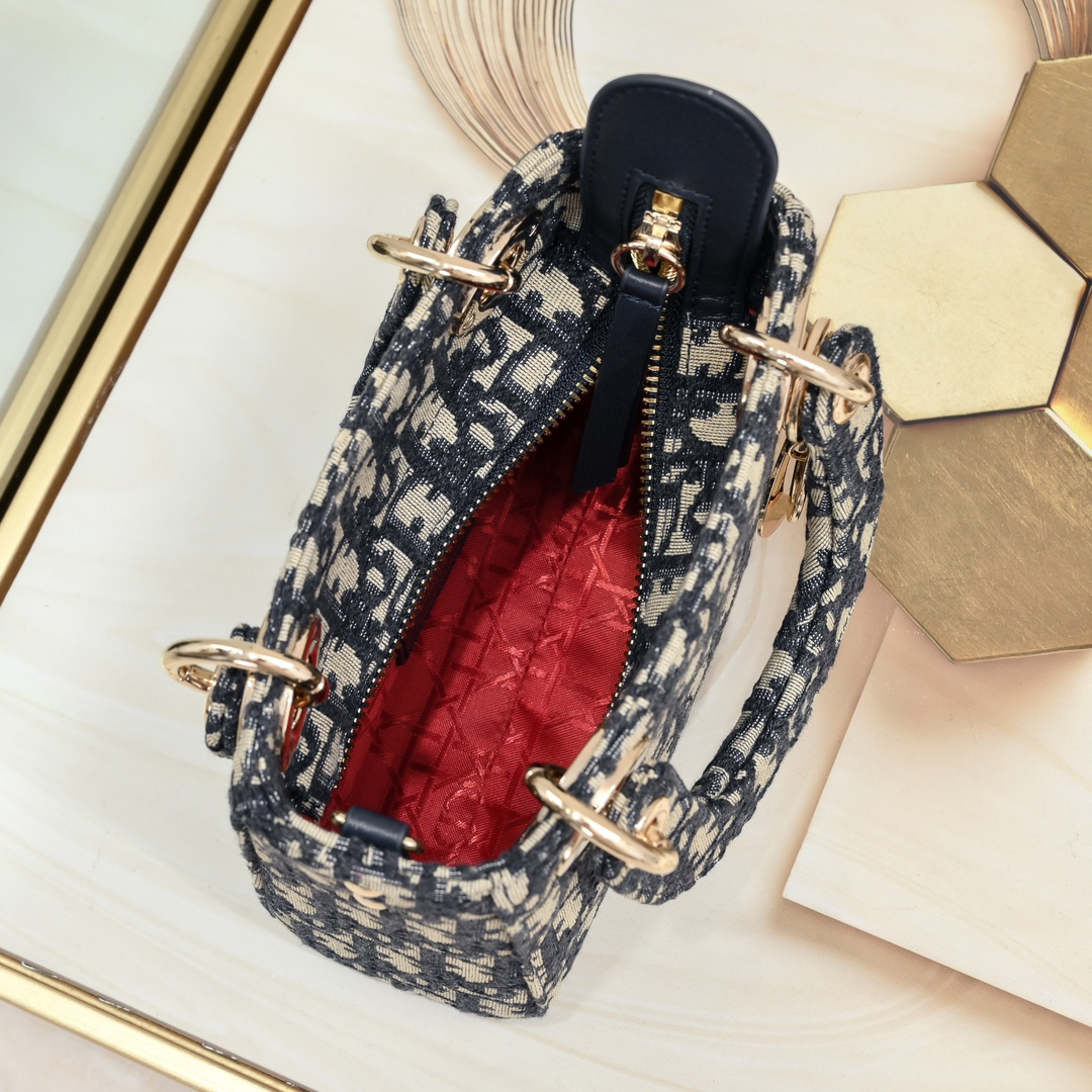 Dior-Lady d-sire my abior