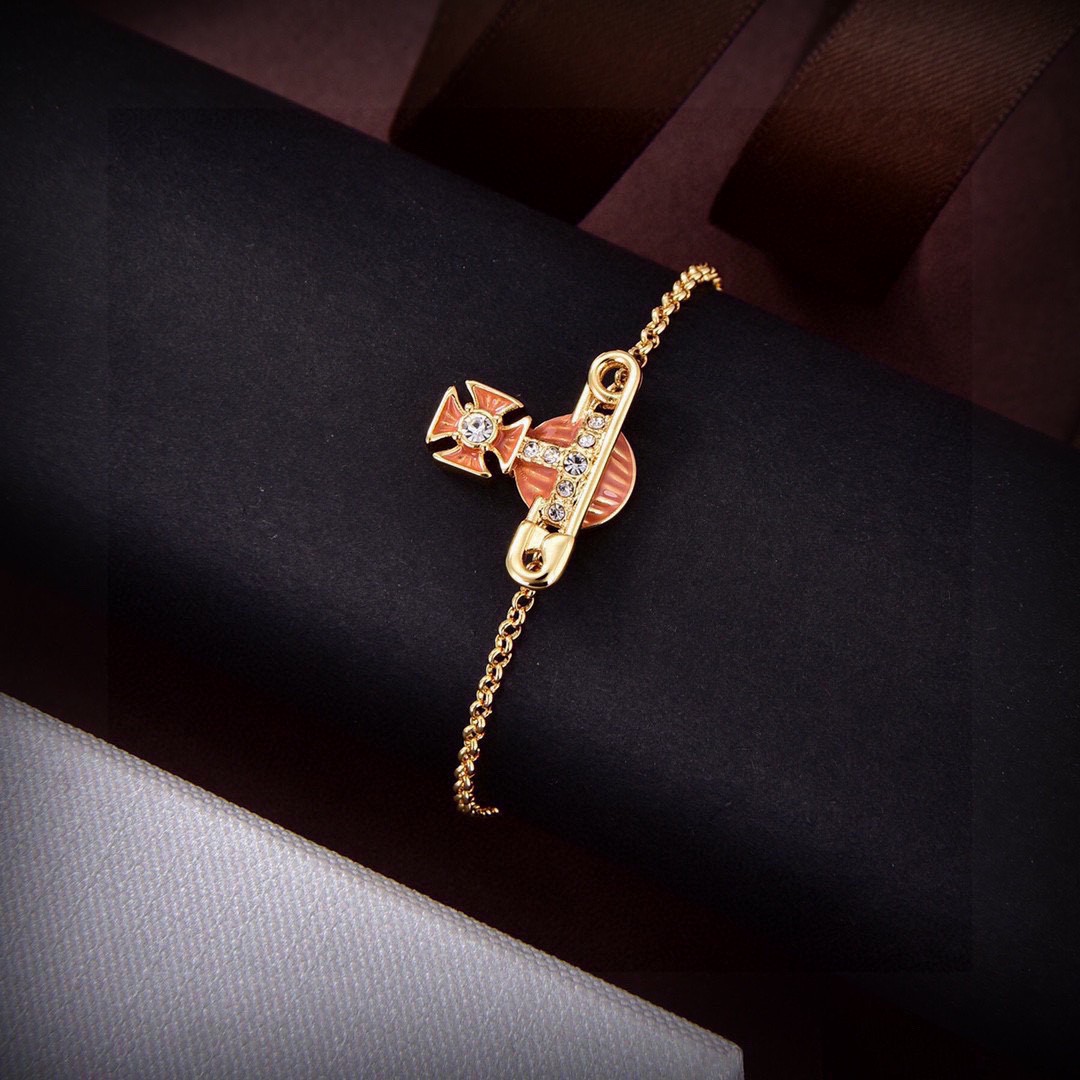 Vivienne Westwood- Saturn set