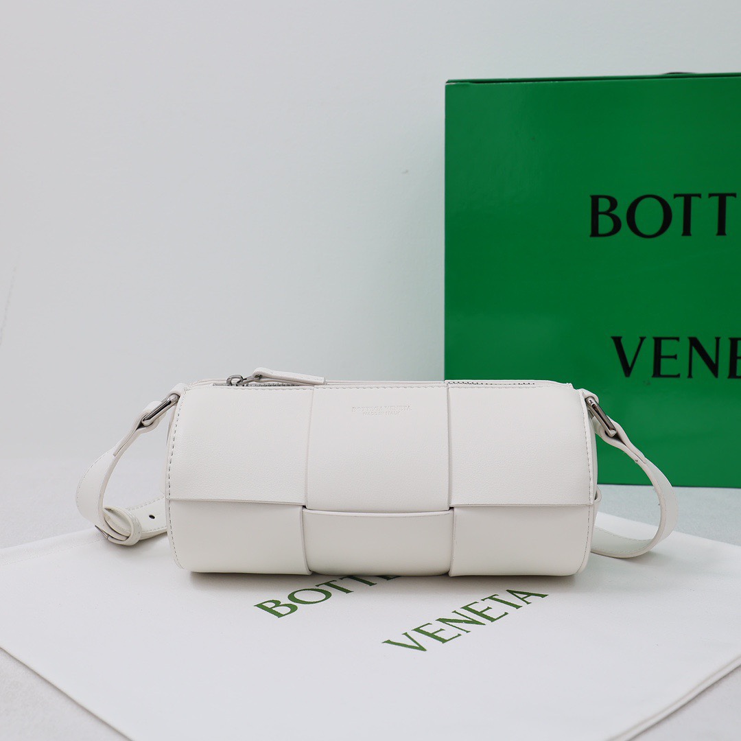 BV-Canette small cylindrical crossbody bag
