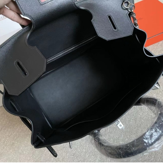 Hermes-Evergain Leather Black Silver Button Rock Bag