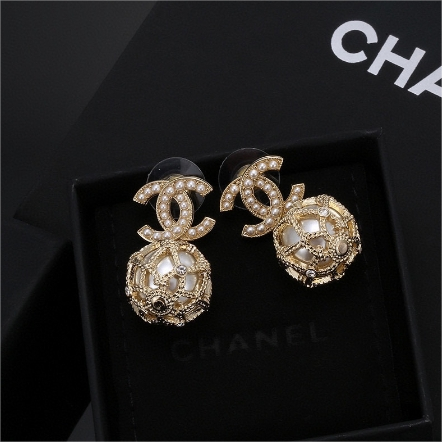 CHANEL-Unique Personality Style Pearl Woven Mesh Ball Earrings