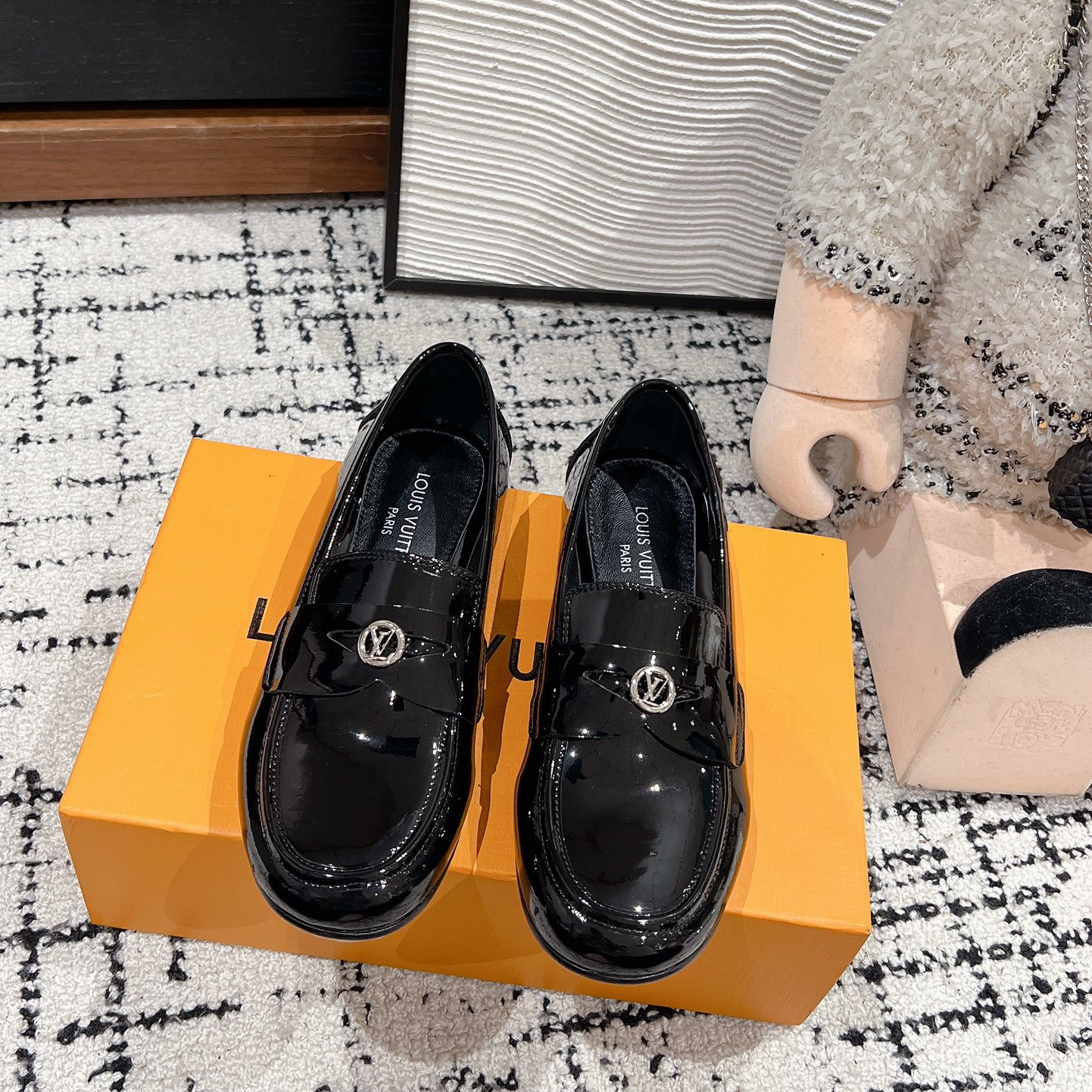 LV-Spring and summer new flat loafers