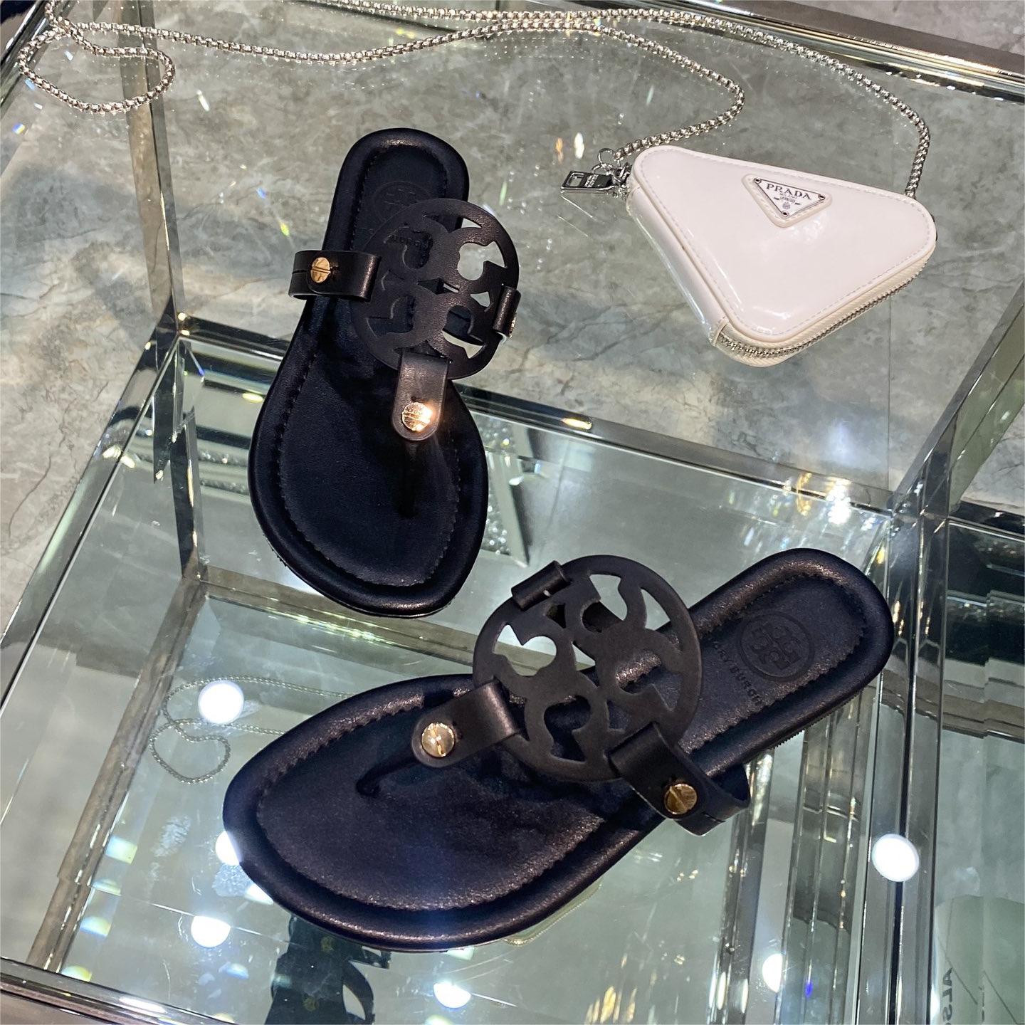 Tory Burch-Flat toed sandals