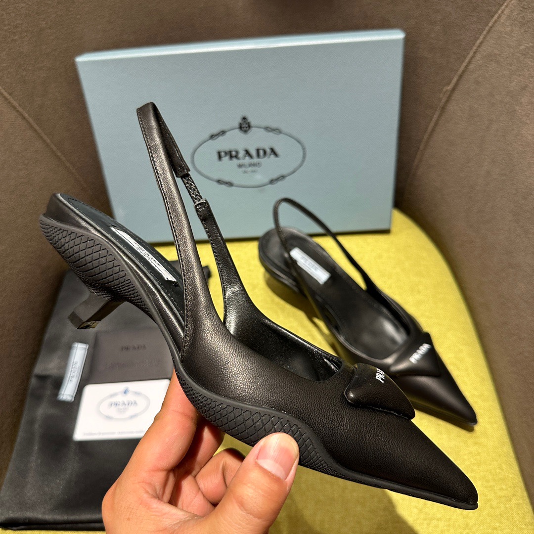 Prada-Sharp pointed cat shoes