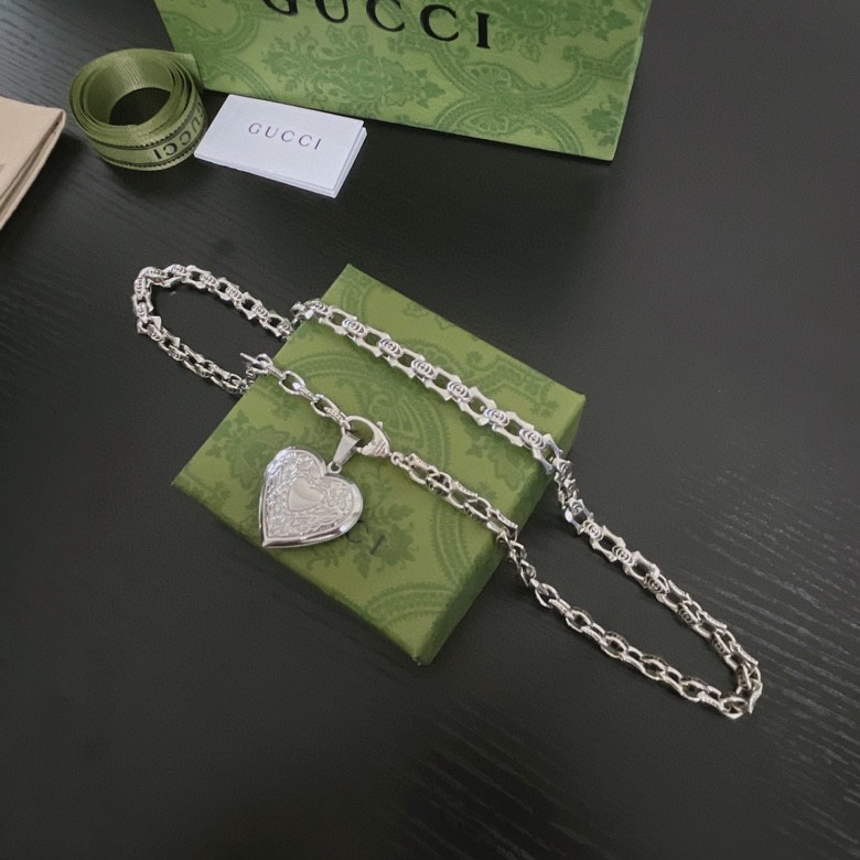 GUCCI-Love Necklace