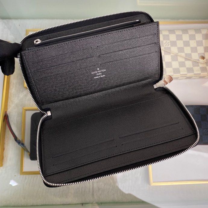 LV-Cross pattern black large single pull wallet