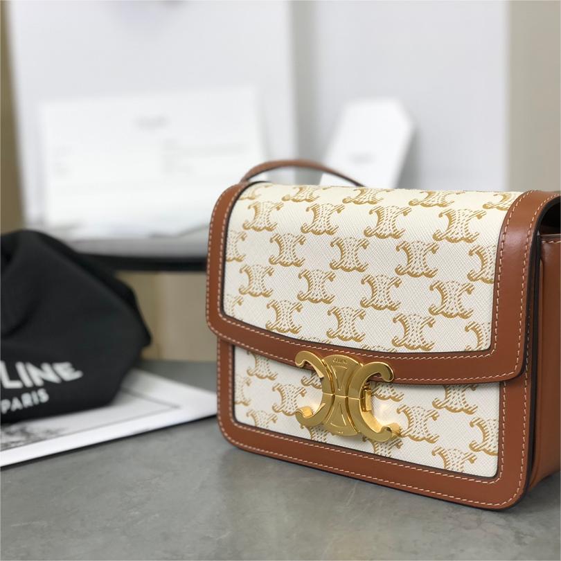 Celine-TEEN TRIOMPHE