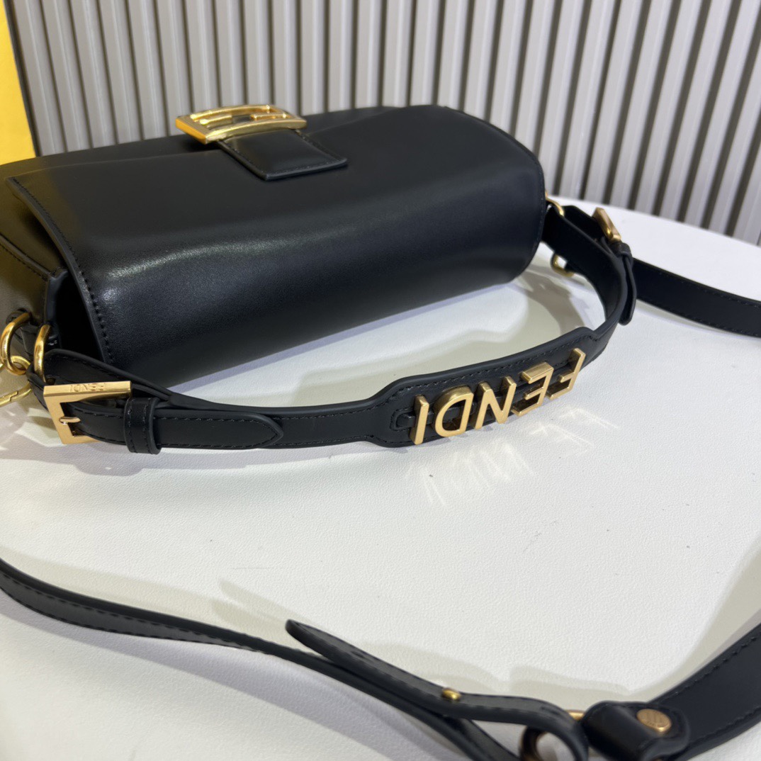 Fendi-Baguette Medium Black Stick Bag