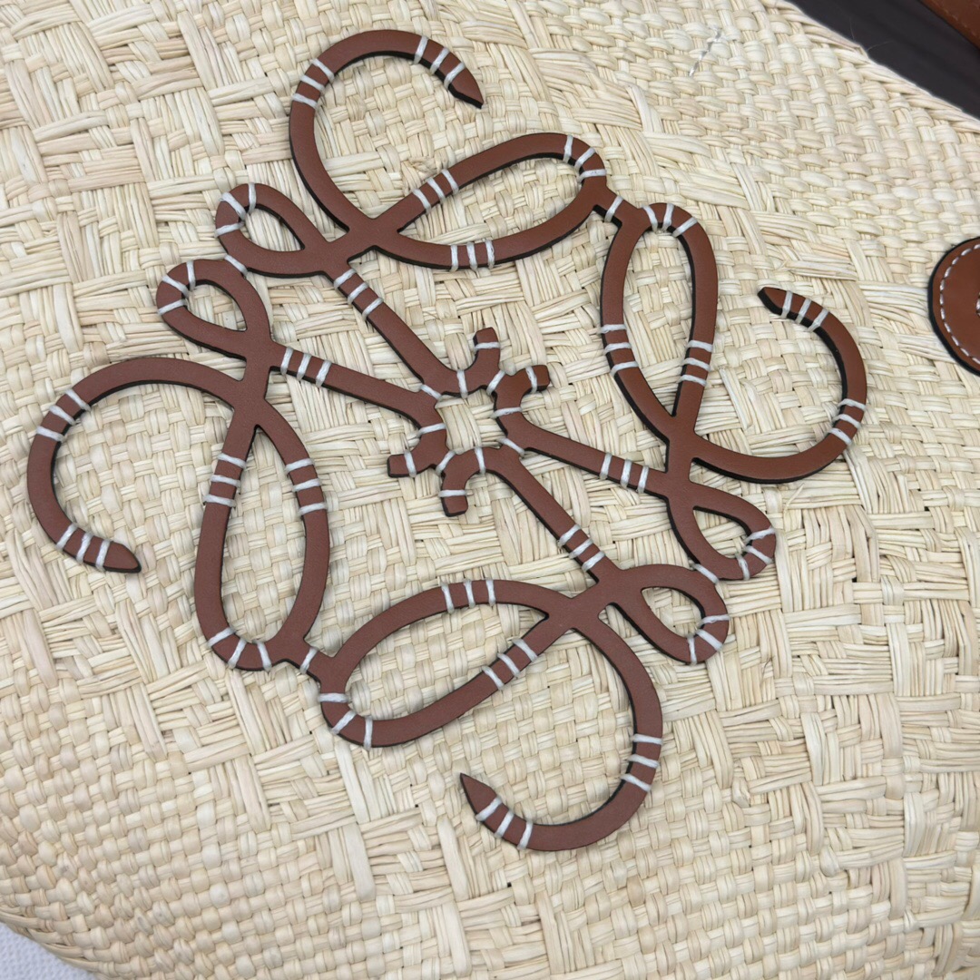 LOEWE-anagram basket